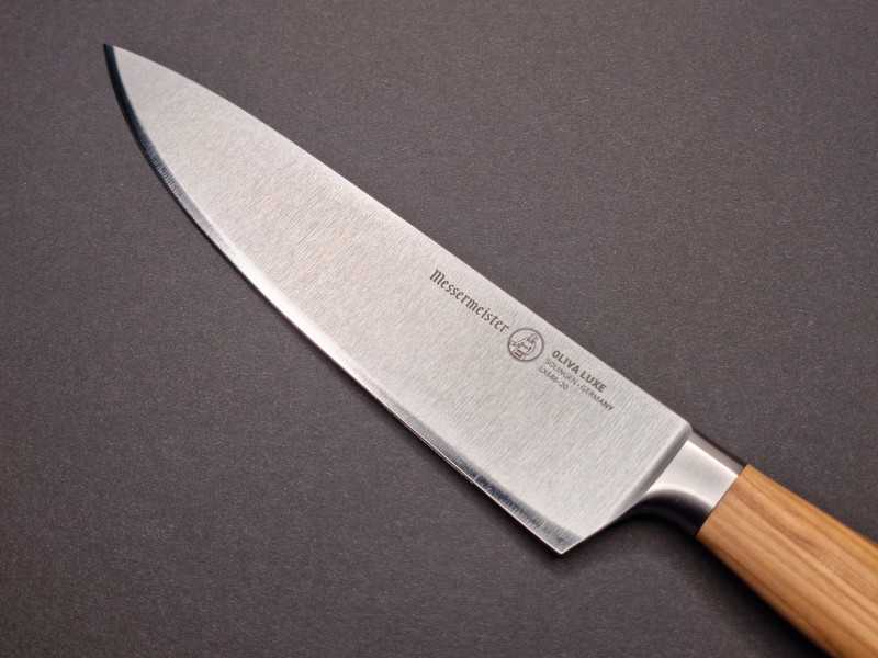 https://knivesstudio.com/193-large_default/messermeister-oliva-luxe-chef-s-knife-8-inch-21-cm.jpg