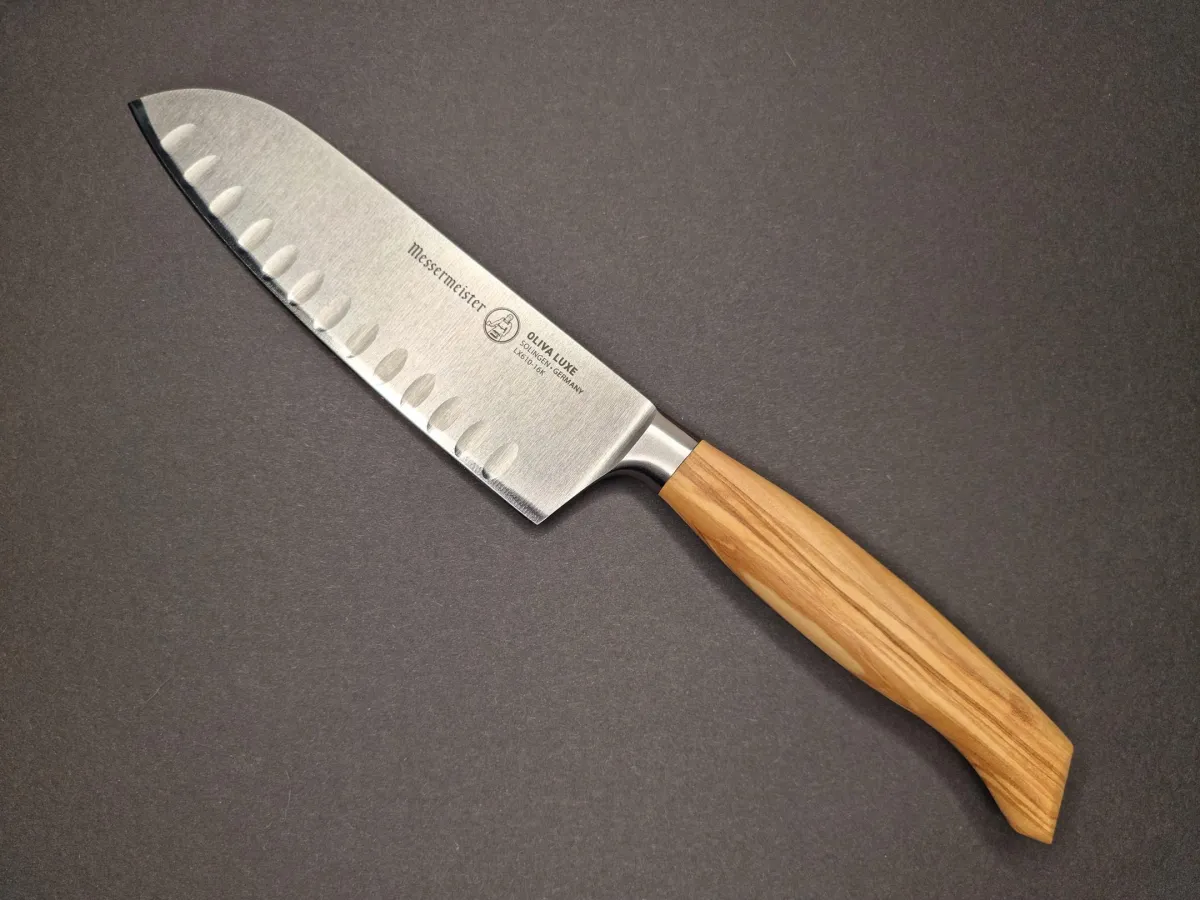 Messermeister Oliva Luxe Santoku nazis ar iedobumiem 16 cm (6,5 collas)